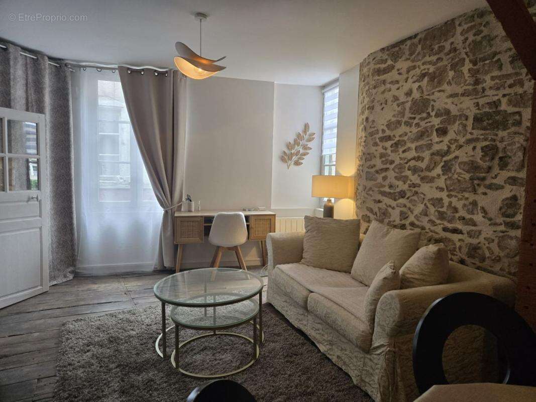 Appartement à SAINT-LEONARD-DE-NOBLAT