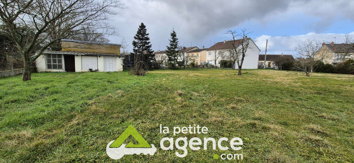 Terrain à MONTLUCON