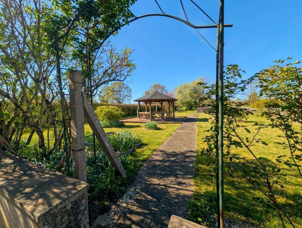 Propriété avec hangar et 4 800 m² de terrain - photo 21