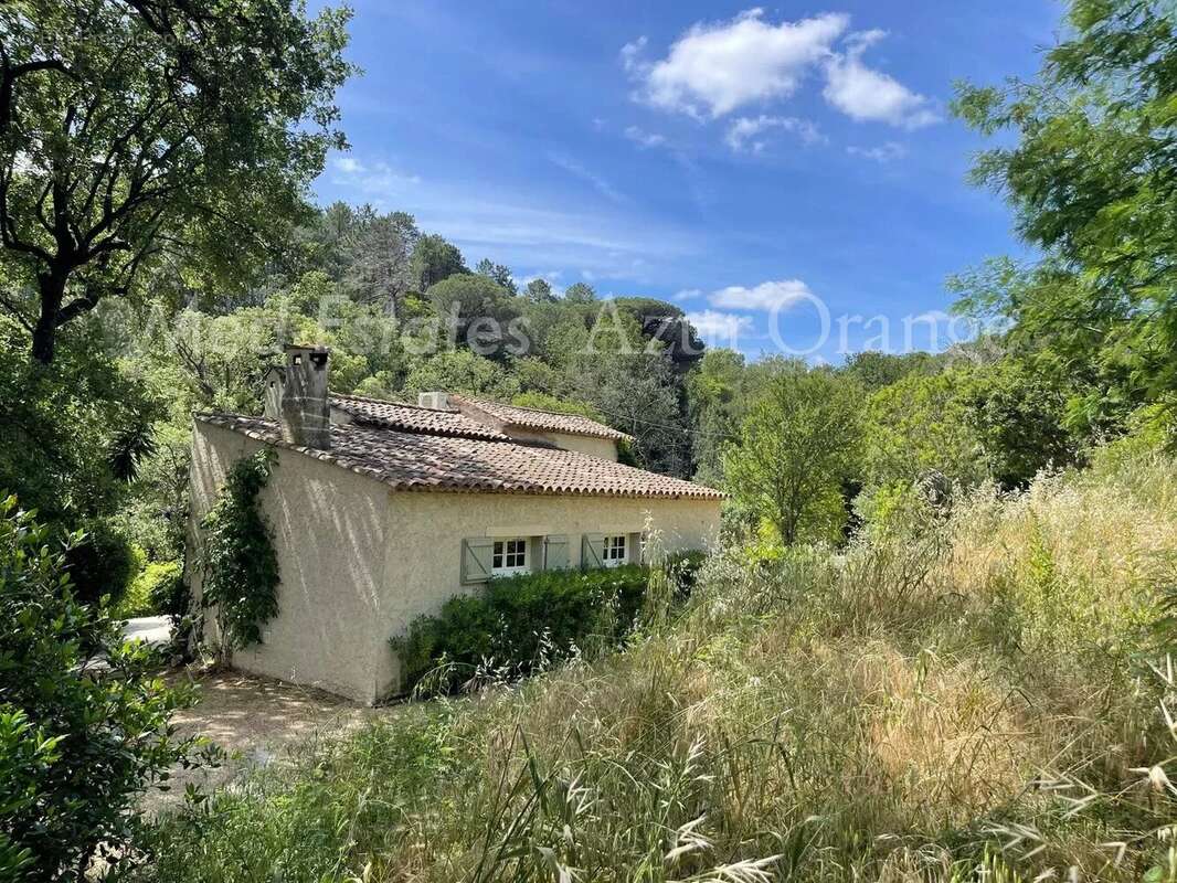 Maison à LA GARDE-FREINET