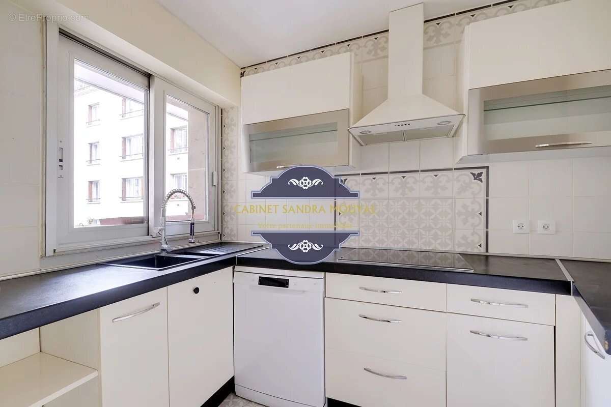 Appartement à PARIS-15E