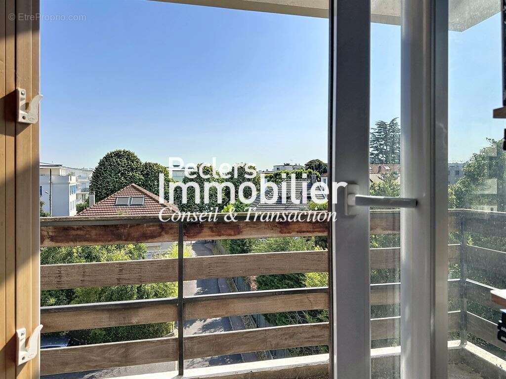 Appartement 1 chambre, balcons, cave et box - dernier étage - enrtre centre ville et RER A - photo 7
