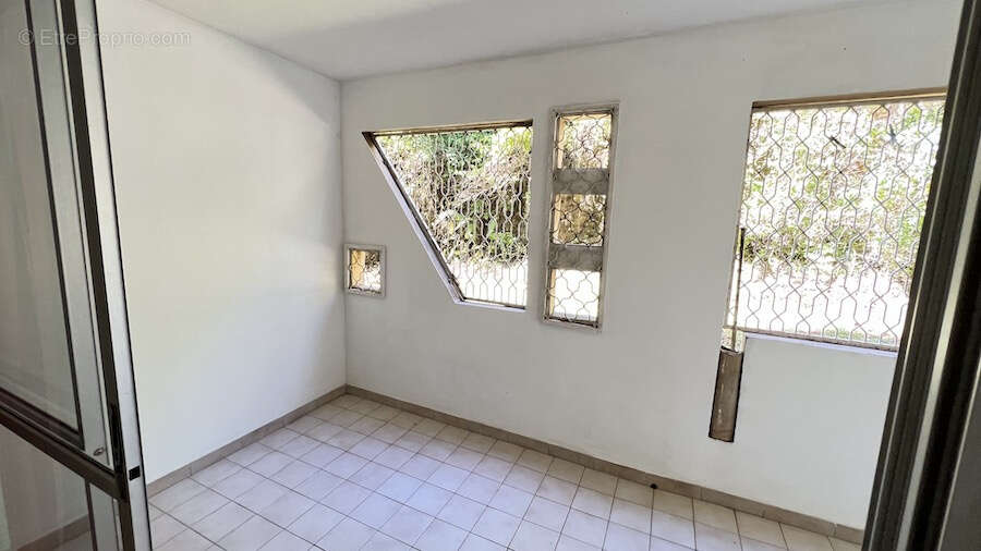 SCHOELCHER : Appartement T2 à vendre sur Terreville - photo 9