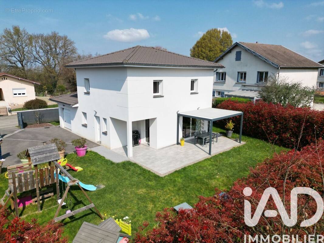 Photo 1 - Maison à MONTAGNAT