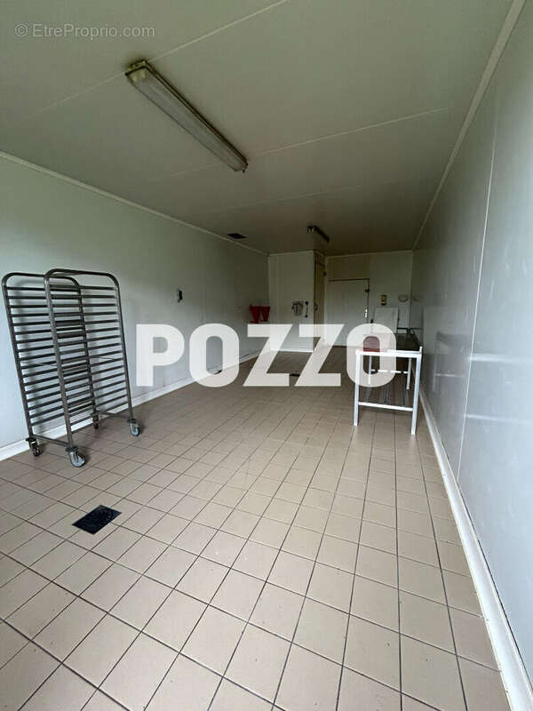 Commerce à SAINT-QUENTIN-SUR-LE-HOMME