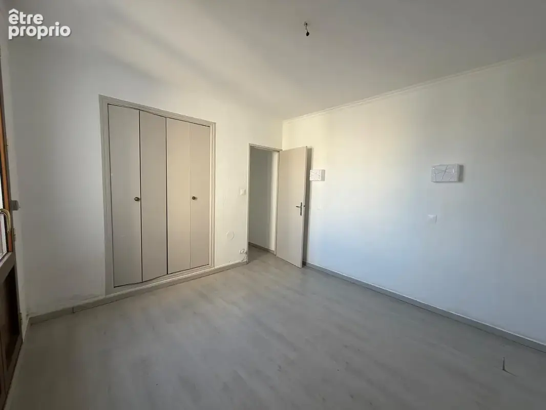 Appartement T4 de 81 m2 avec balcon et loggia, Berre-l’Étang - photo 4
