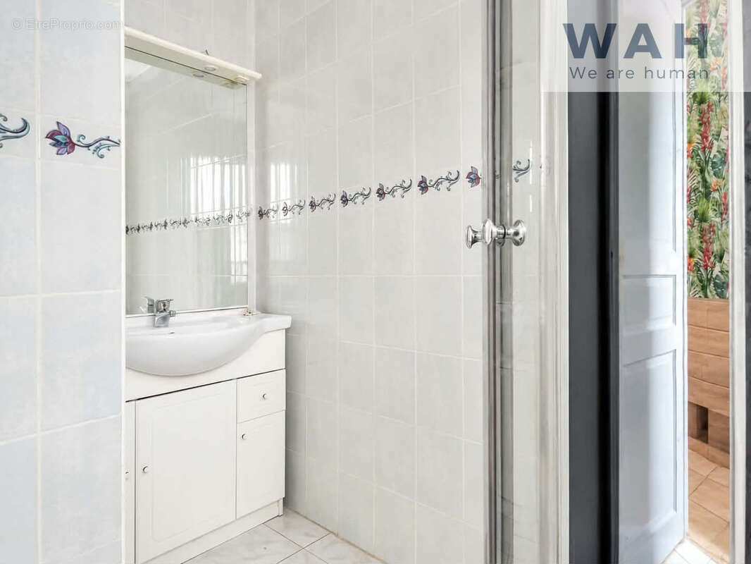 Maison de village t4 avec cours et gros potentiel en rez-de-chaussee - photo 4