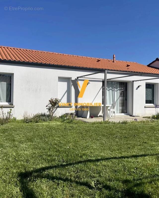 Maison à AIGREFEUILLE-SUR-MAINE