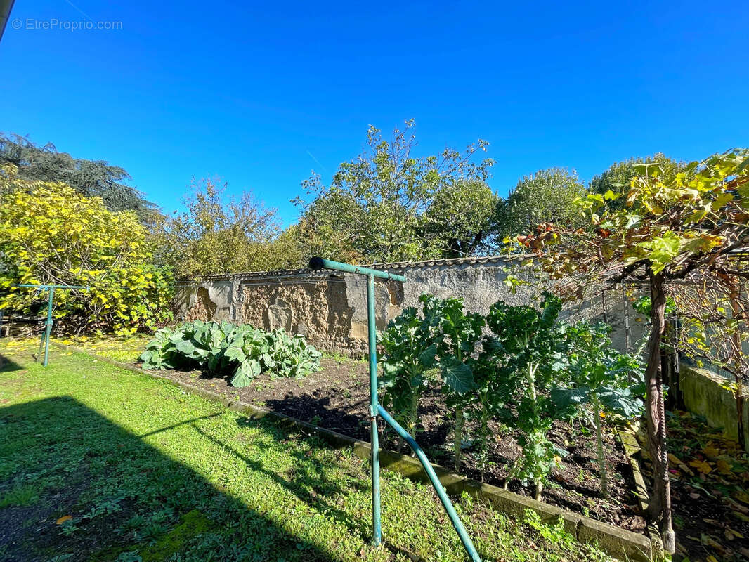 Maison à PIERRE-BENITE