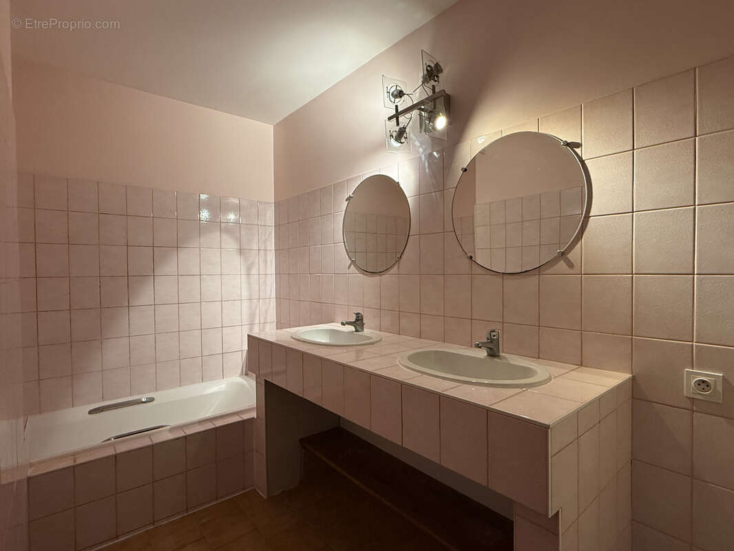 Maison à CHATEAURENARD