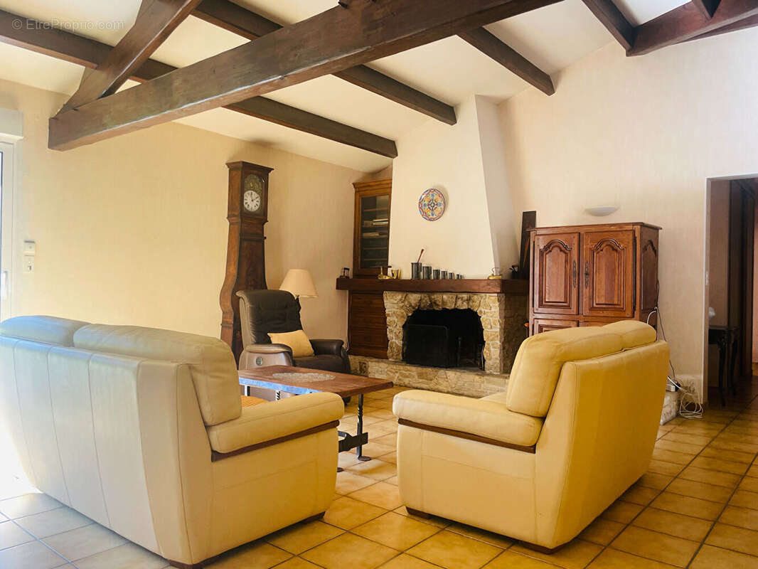 Maison à COMMEQUIERS