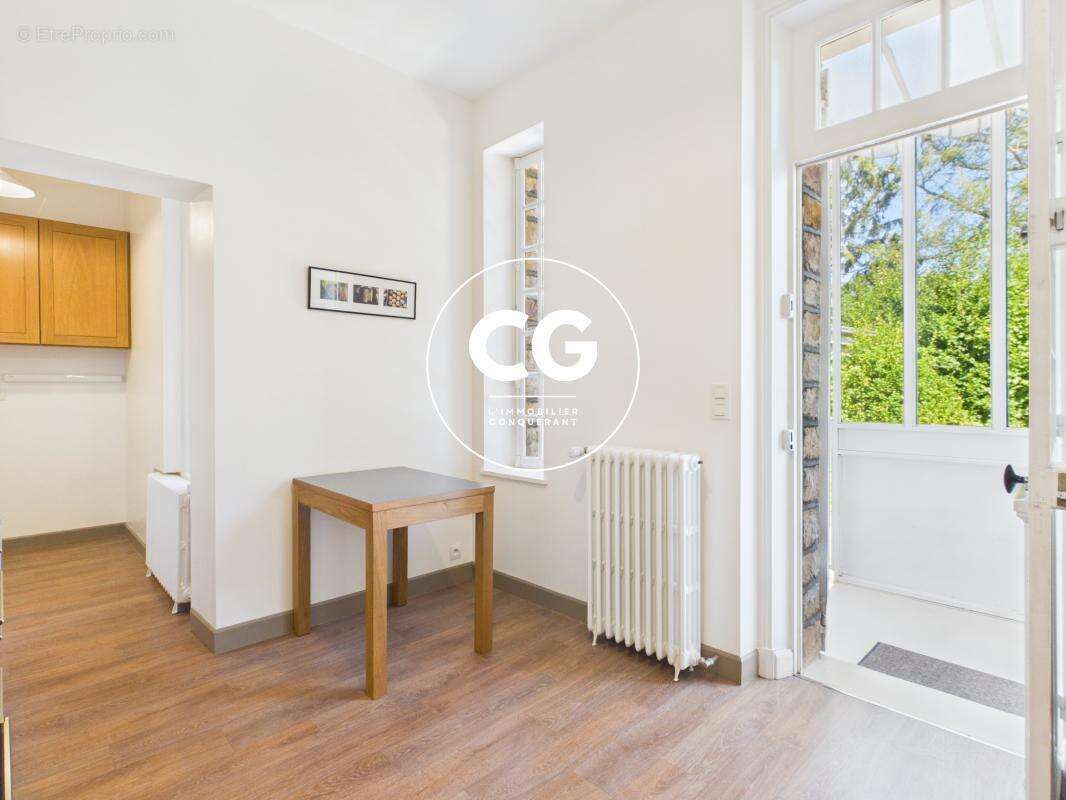 Quartier Château, Bagnoles de l'Orne : villa de style anglo-normand sur parc clos de 1290 m² - photo 9