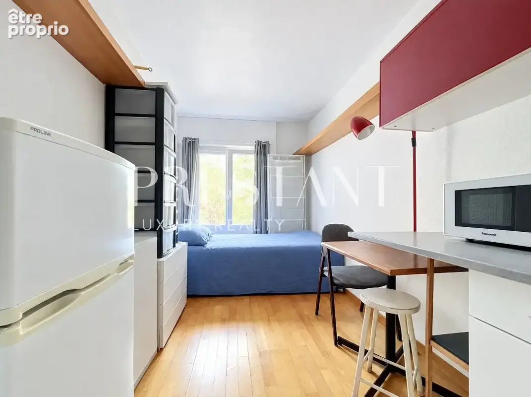 GARCHES - Chambre de service 12 m² - dernier étage - belle copropriété proche commodités - photo 2