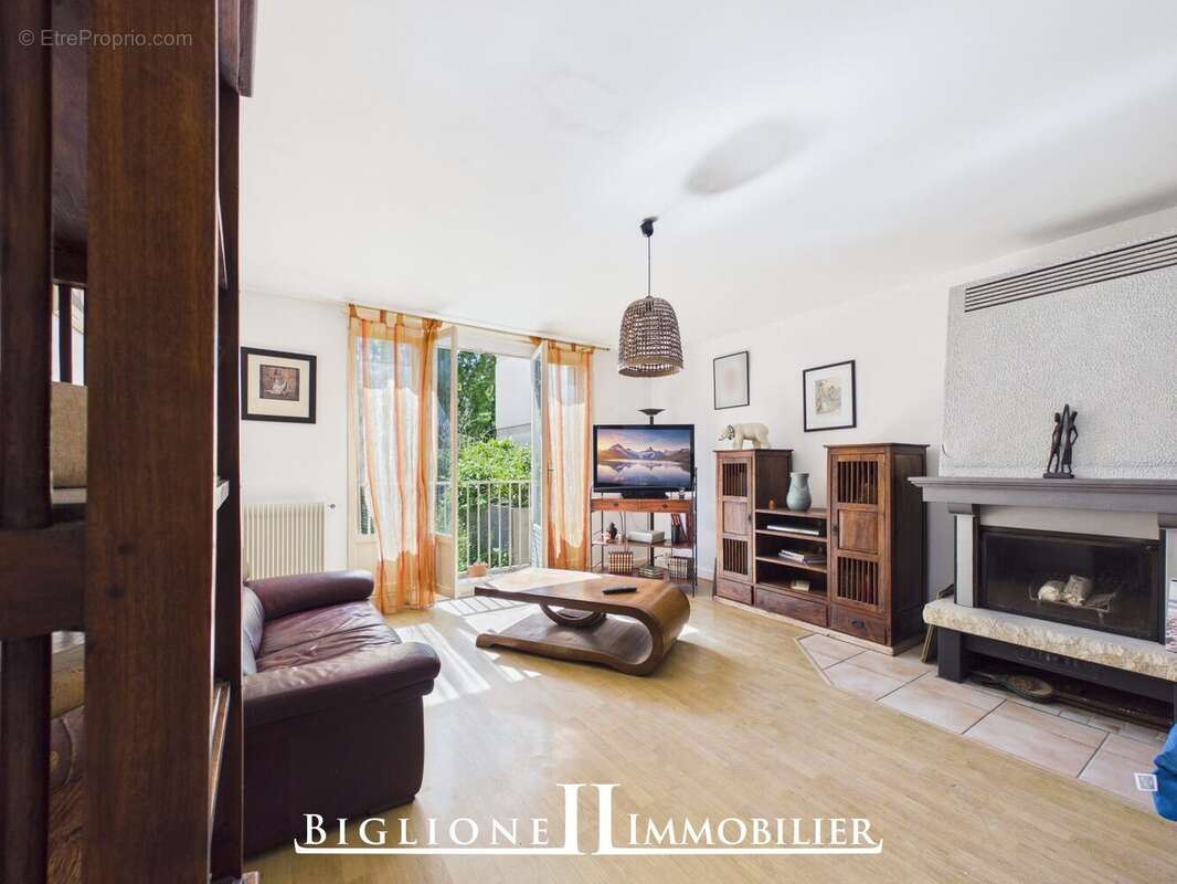 Appartement à COUBRON