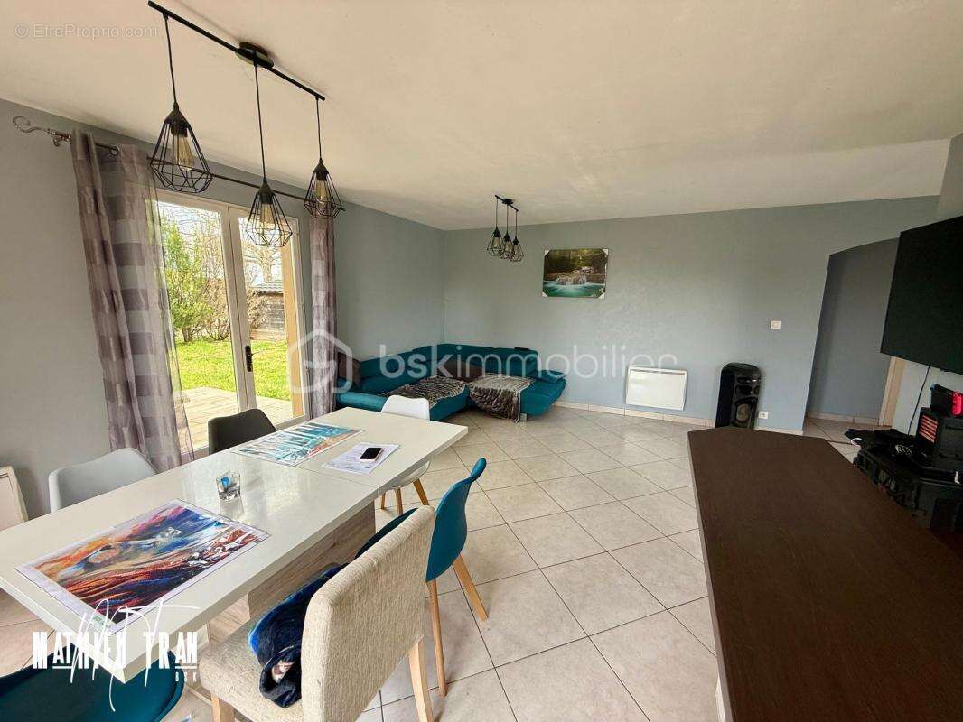 Chaleureuse maison à vendre dans un cadre enchanteur - photo 3