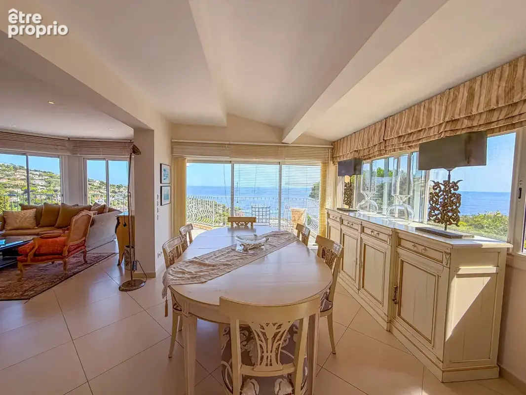 A vendre villa provencale vue mer golfe st tropez garage tout a pied aux issambres - photo 8