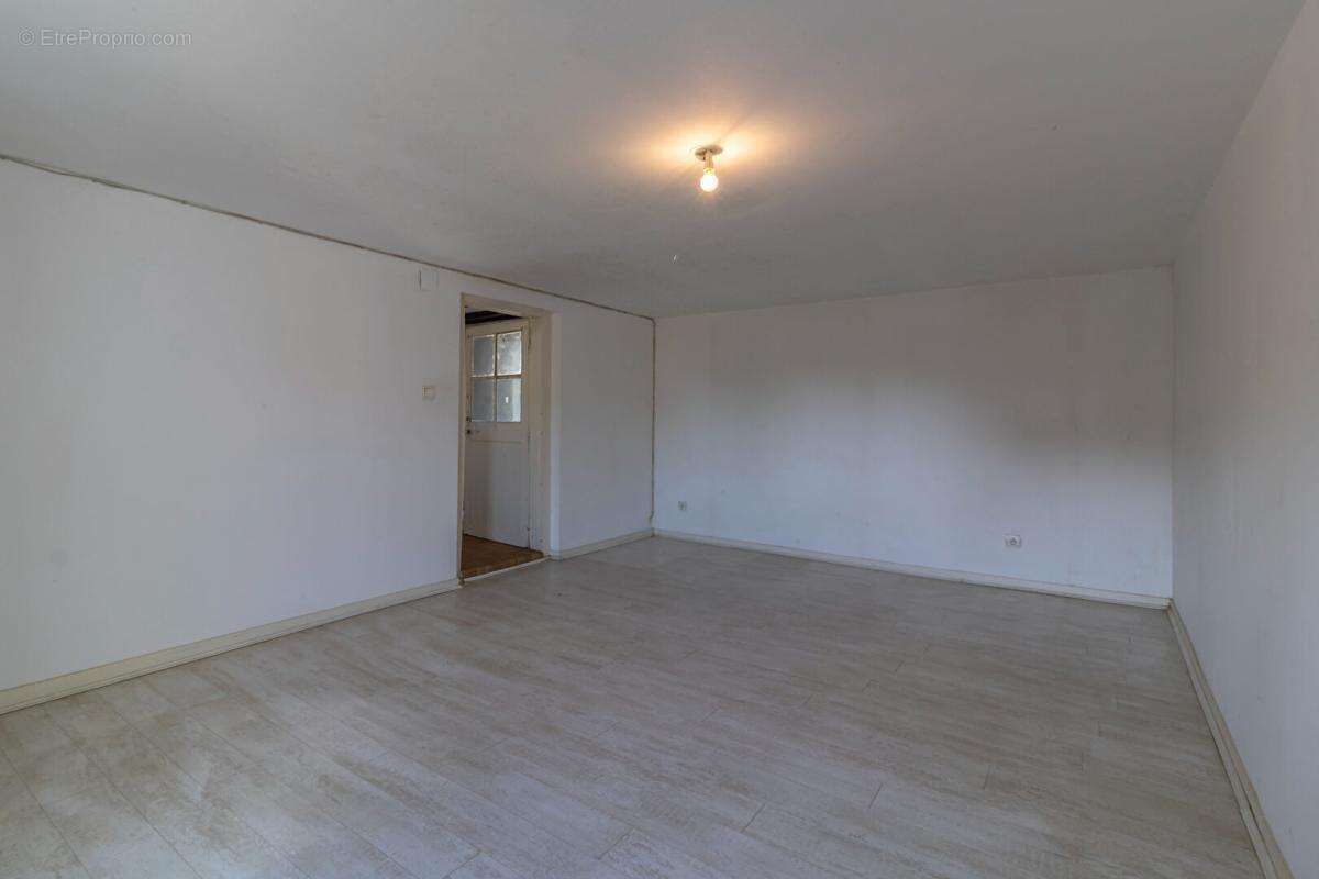 Maison Genouilly 6 pièce(s) 104 m2 - photo 9