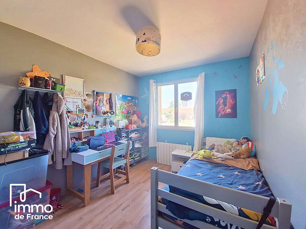 Maison 6 pièces 120 m2 à Saint-Martin-Le-Châtel - photo 8