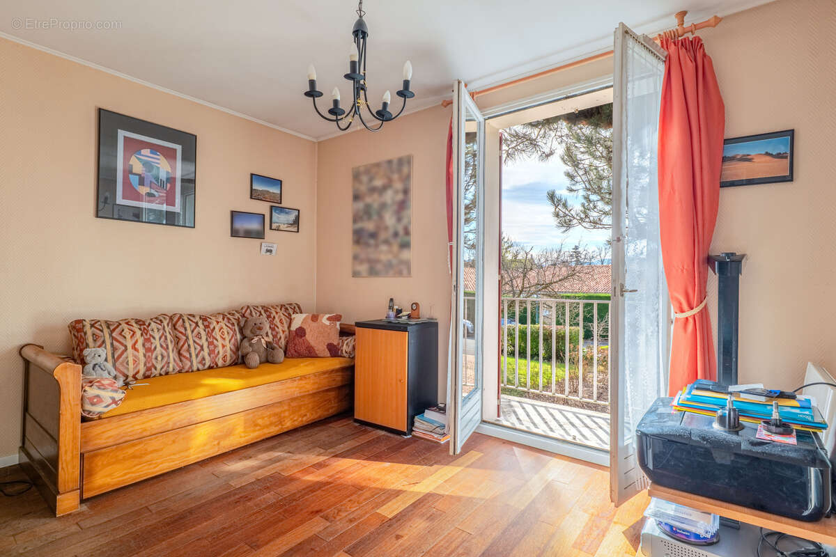 Maison à LA TOUR-DE-SALVAGNY