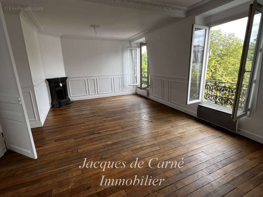 Appartement à PARIS-14E