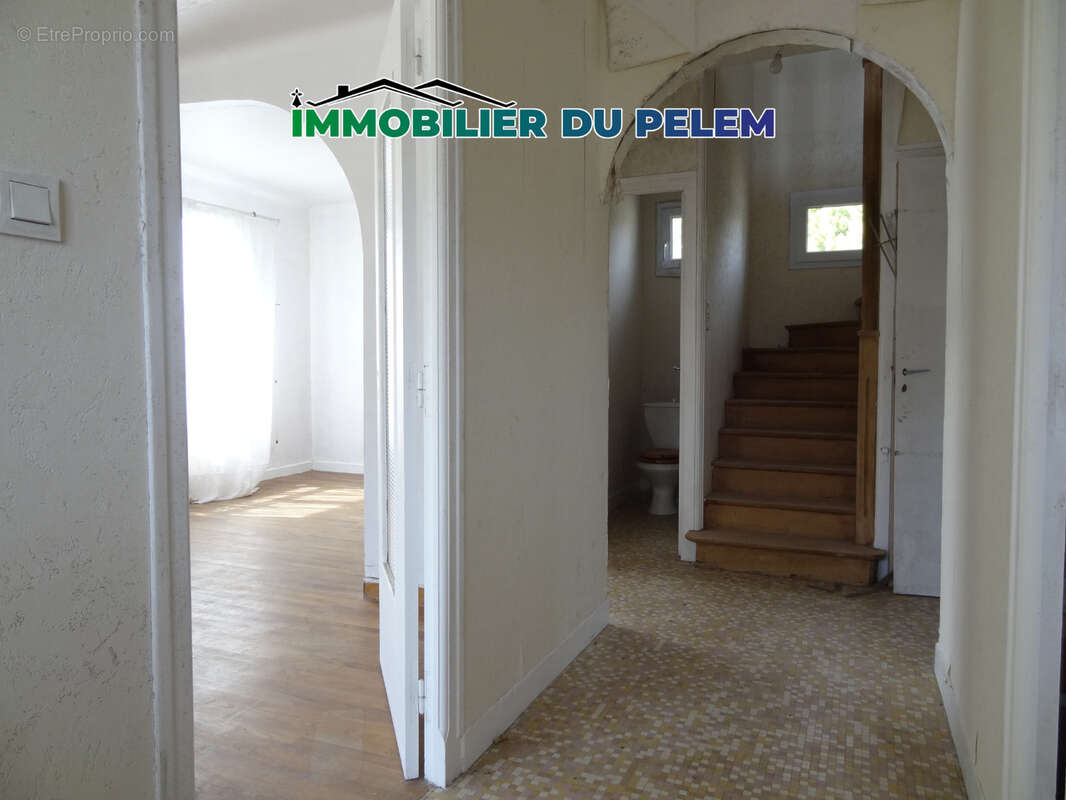Maison à PLOUNEVEZ-QUINTIN