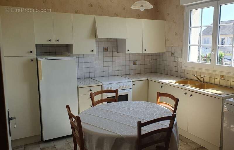 Maison à MONTREUIL-BELLAY