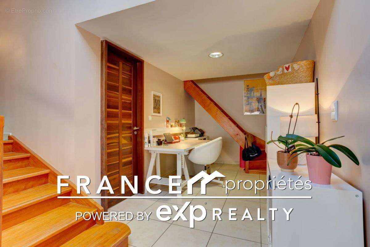 Appartement à CARBONNE