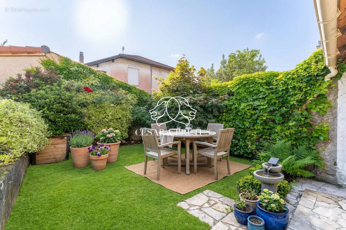 Appartement 107 m² à Villeurbanne  - photo 4