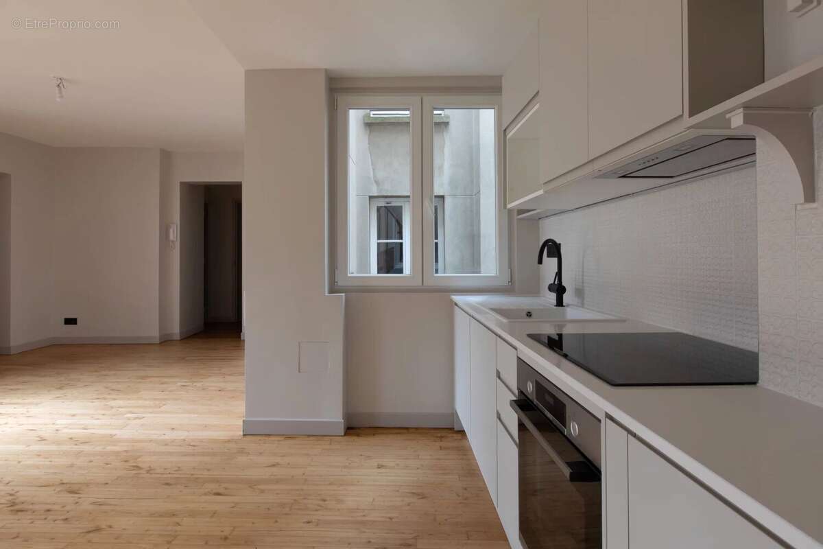 Appartement à PARIS-7E