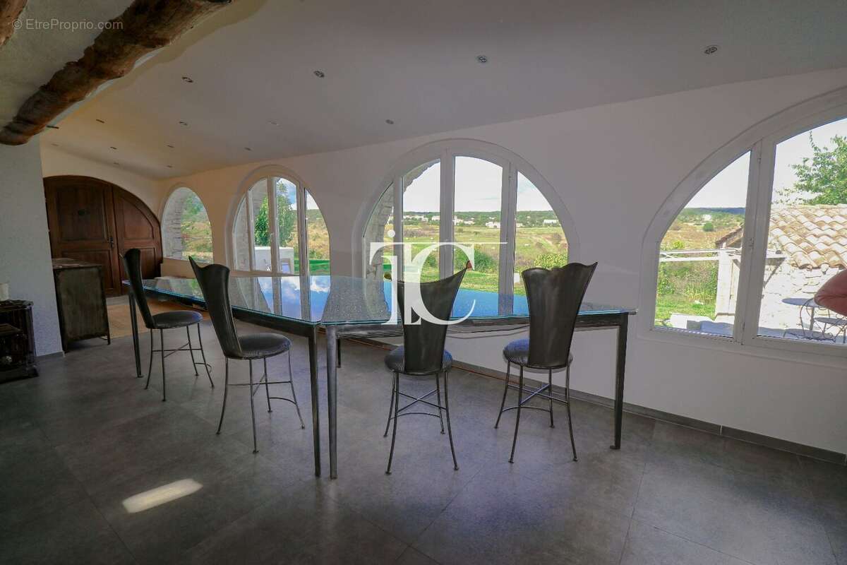 Maison en pierre de 195m² habitable 1999m² de terrain - photo 9