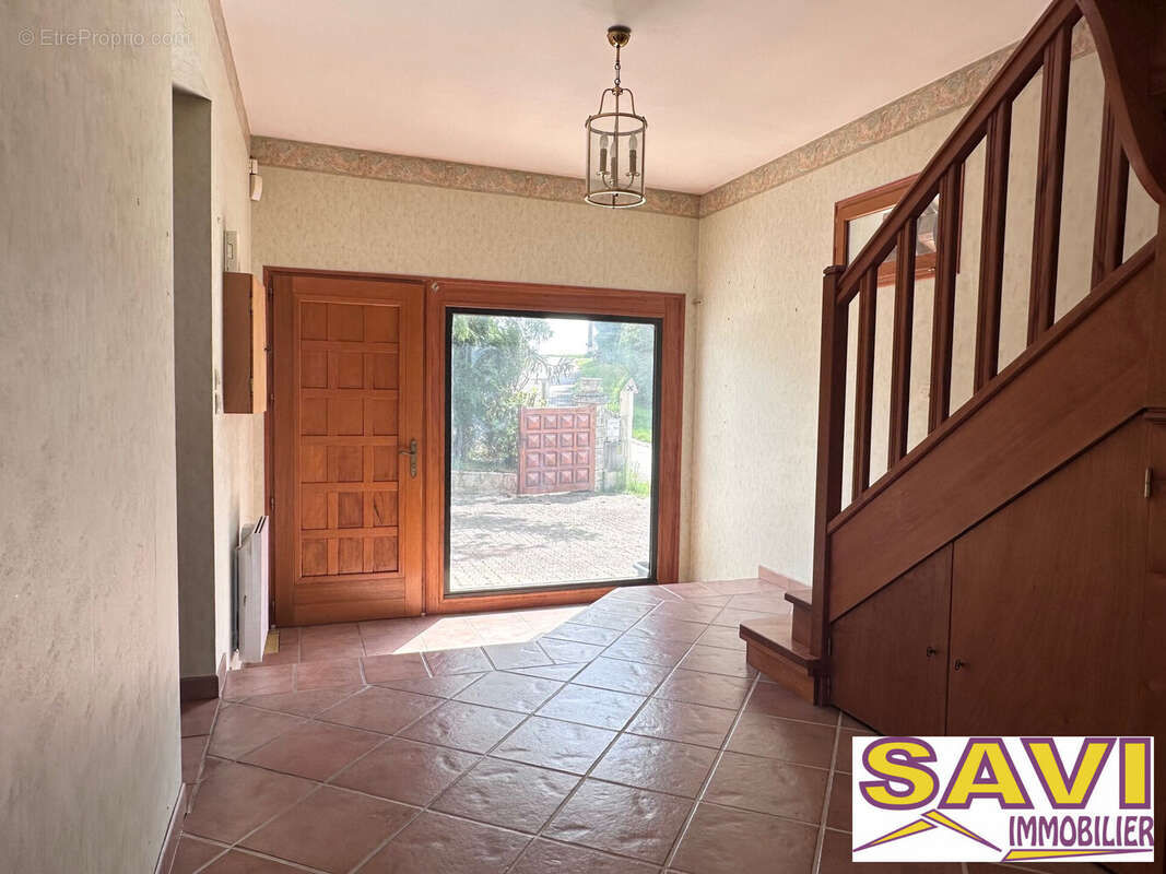 Entrée - Maison à FONTENAY-SUR-LOING