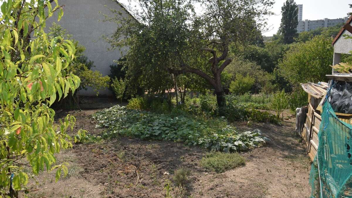 À VENDRE - Parcelle de terrain constructible à VICHY, quartier BEAUSÉJOUR - photo 5