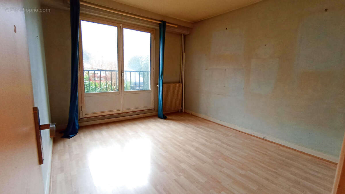 Appartement à VILLE-D'AVRAY