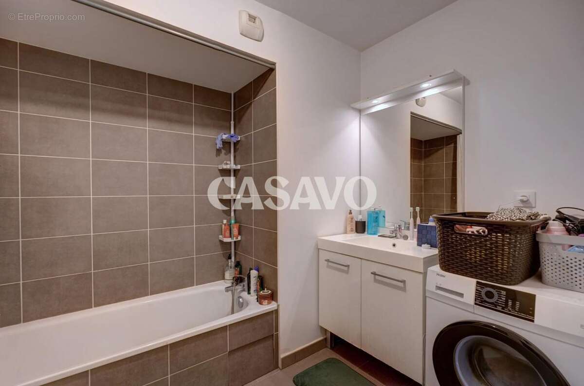 Appartement à DECINES-CHARPIEU
