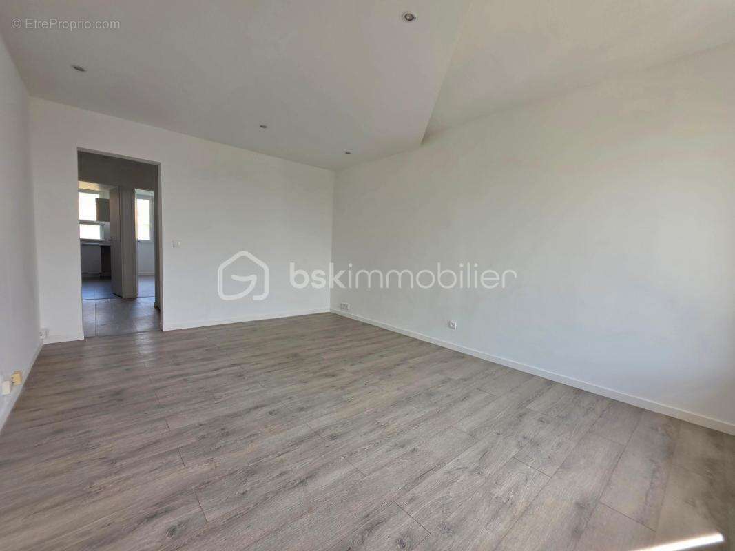 Appartement à VILLEMOMBLE