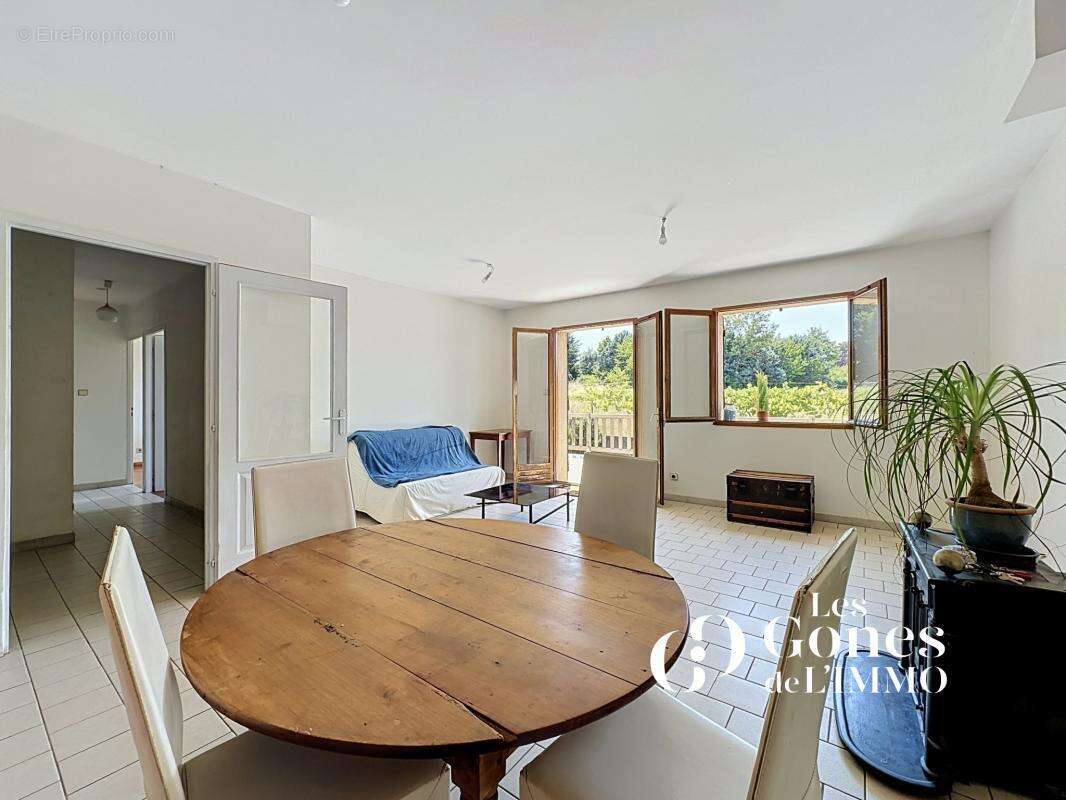 Brindas - Maison T4  de Plain pied - 960 m2 de terrain - gar - photo 4