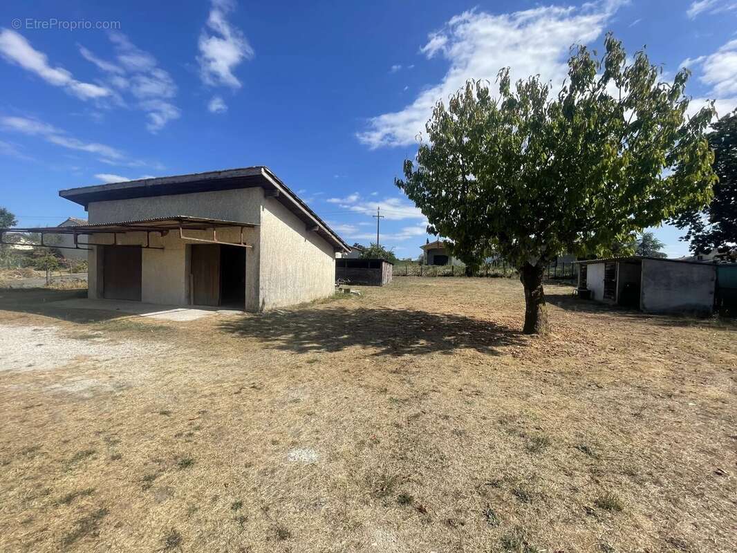 MARTILLAC  terrain a batir de 1061m² - photo 4