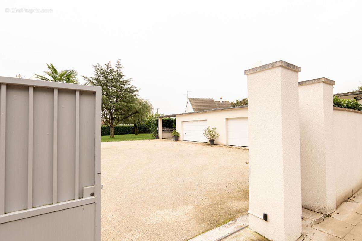 Lieux uniques ® - propriétés privées propose maison de 118 m² sur un terrain de 2661 m² proximité c0ntres - photo 7