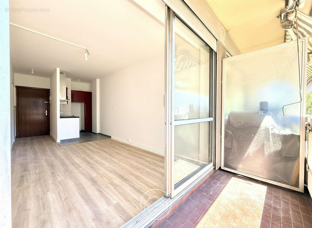 MARSEILLE 8e - PRADO: Type 2 avec balcon exposé sud - photo 14