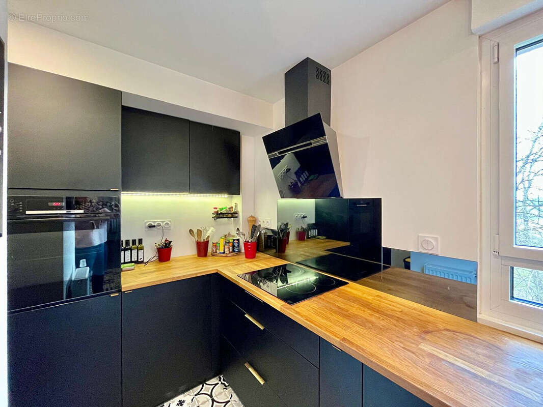 Appartement à VAULX-MILIEU