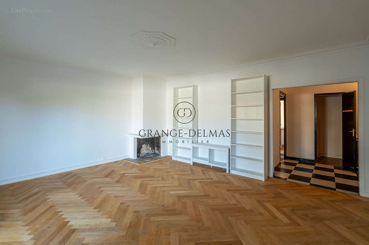 Appartement  DARCHAND avec terrasse et garage - SAINT SEURIN - photo 3