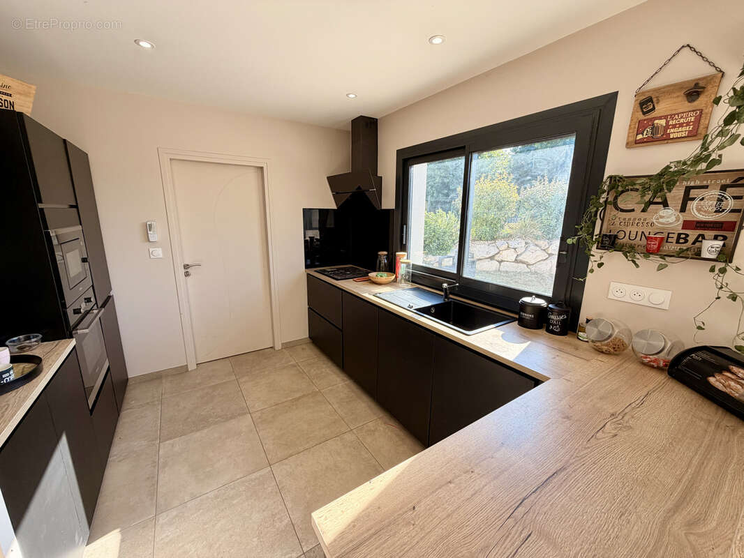 Beauvallon village. rare. maison de 90 m2 recente 2019. 3 chambres. garage. sur parcelle 350 m2 close . - photo 5