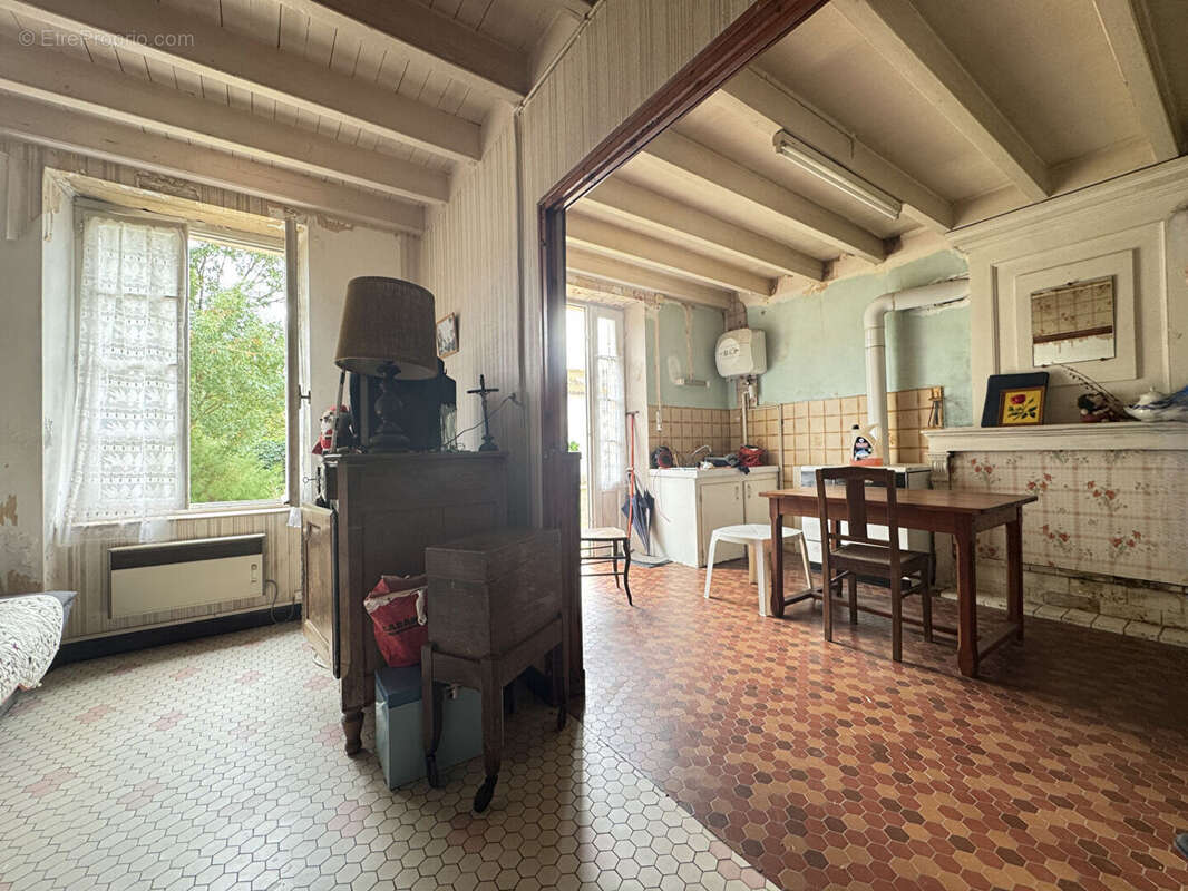 Maison à SURGERES