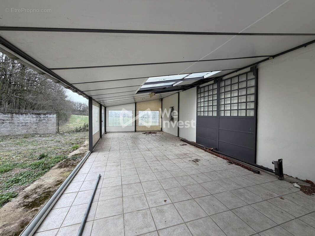 Commerce à LAGARRIGUE