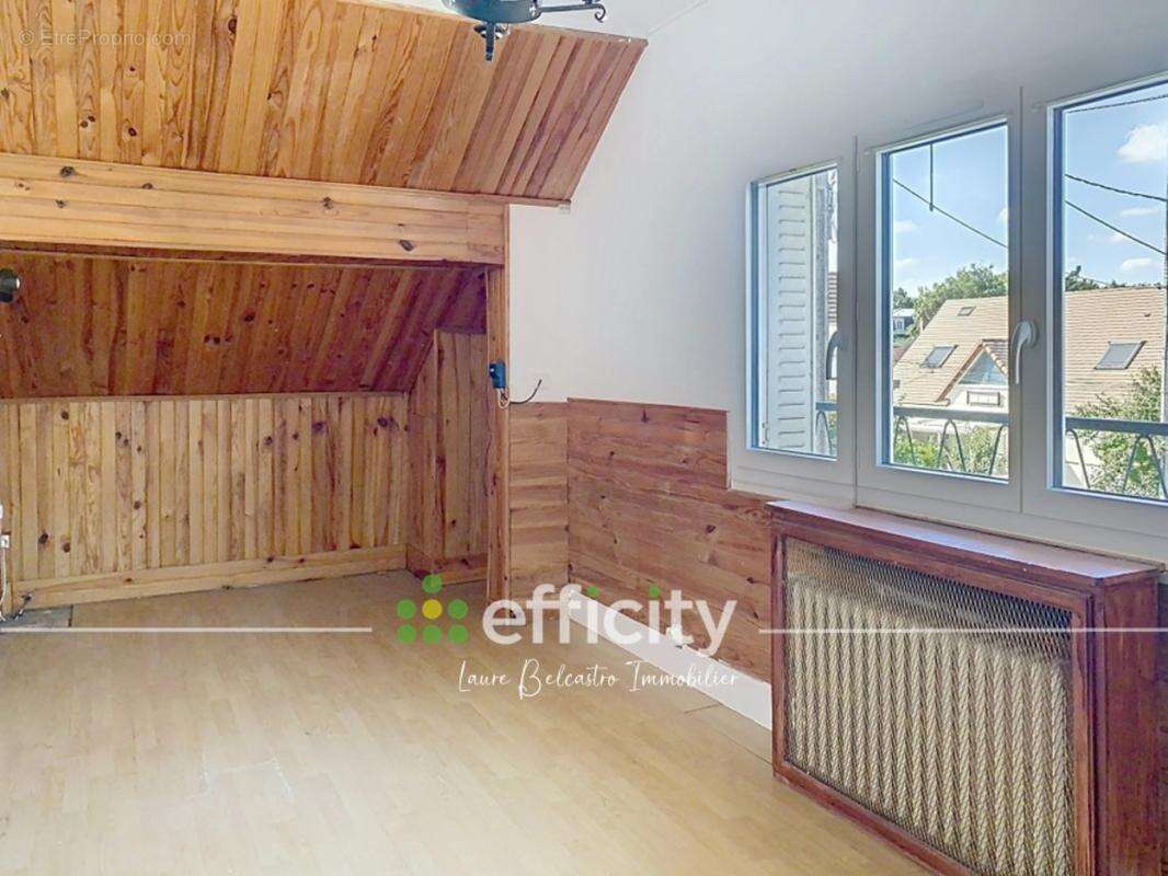 Maison à VILLECRESNES