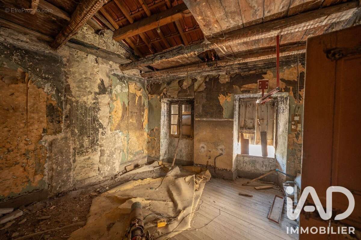 Appartement 429 m² à Largentiere  - photo 7