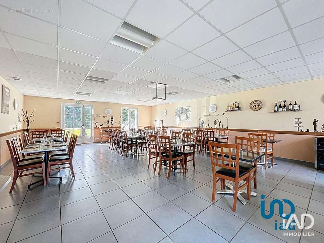 Photo 2 - Commerce à SAINT-MAIXENT-DE-BEUGNE