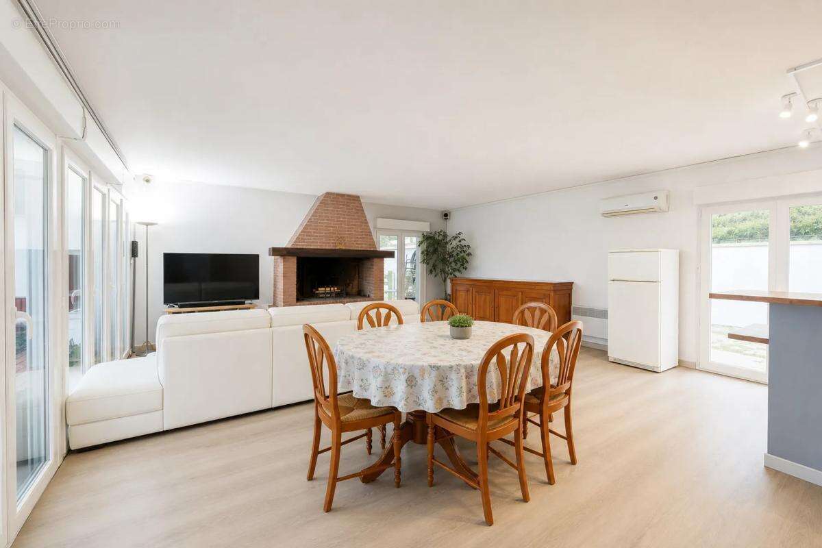 Maison familiale avec piscine à Venerque - photo 4