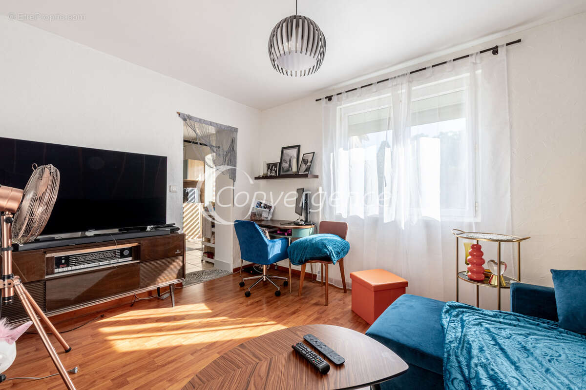 Maison de bourg 83 m2  - Proche de toutes commodités - photo 4