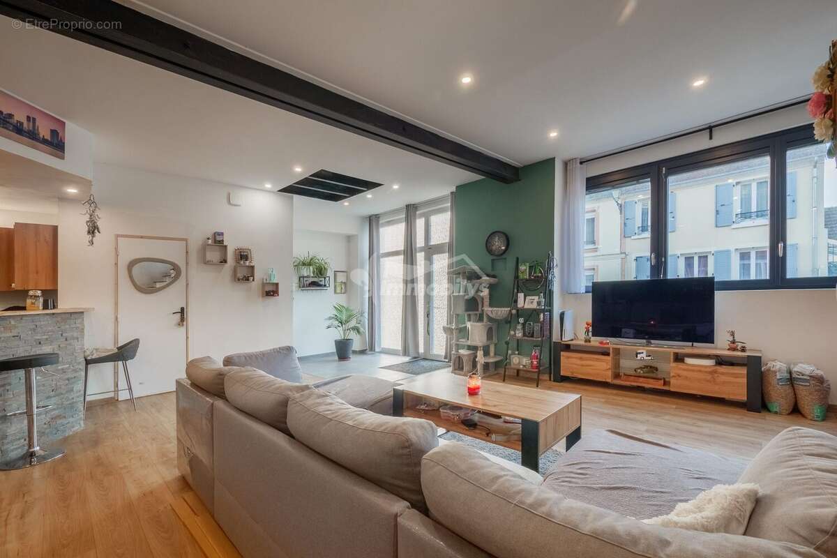 Maison à OULCHY-LE-CHATEAU